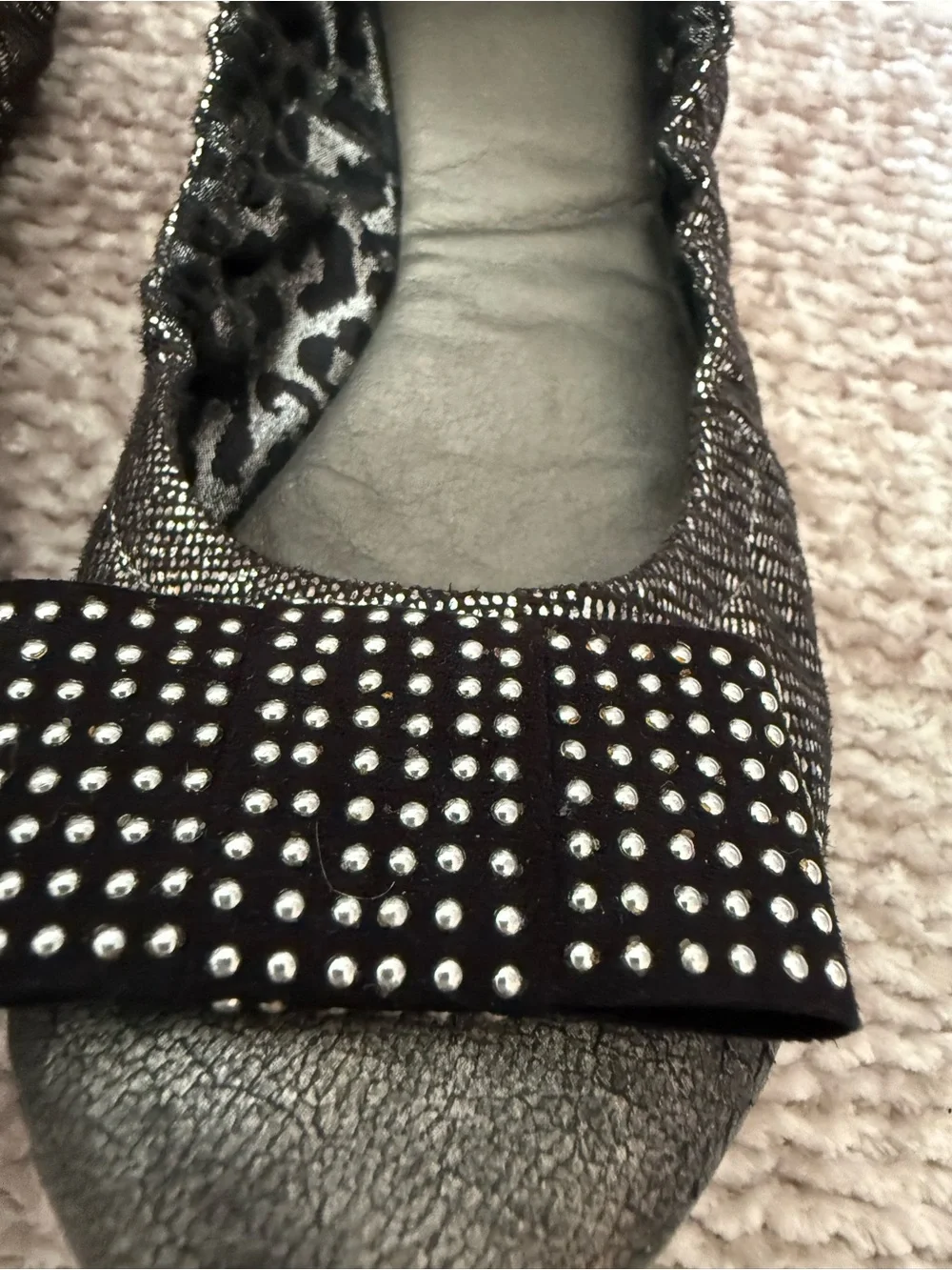 Guess Ballet Flats 7.5 Charcoal Gray Black Silver Cinched Sides And Toe Bow